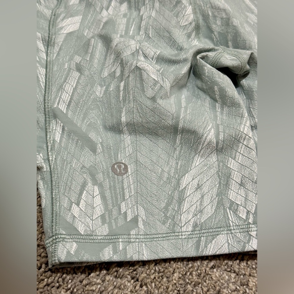 Lululemon Swift Speed HR short 8"-Sage green/blue/white-Size 4 - Picture 3 of 9